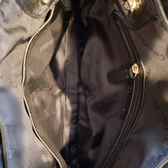 Calvin Klein Black Quilted Leather Shoulder Bag - Picture 6 of 6